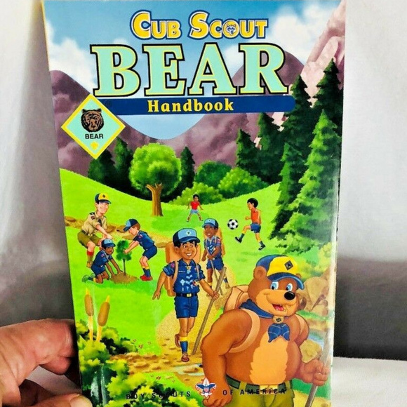 Boy Scouts of America 2005 Cub Scout Handbook - Picture 1 of 6